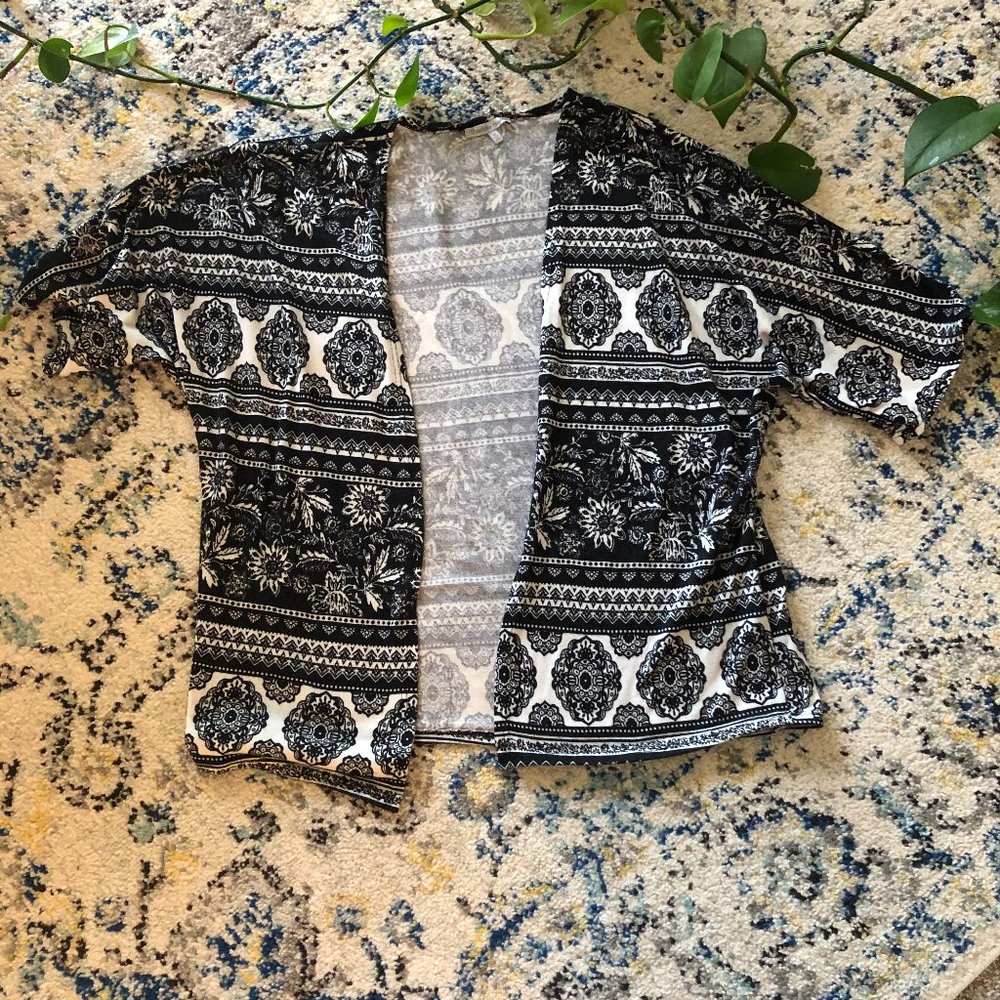 Short Sleeve Cardigan Size Medium